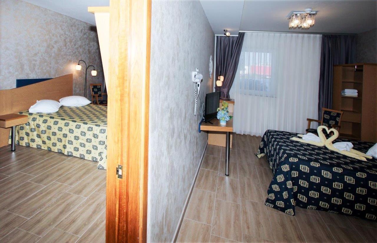 Iris Hotel Bors Esterno foto